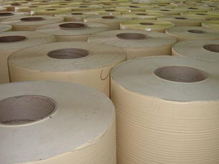 rolo de fita adesiva jumbo